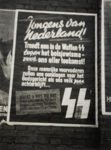 97795 Afbeelding van het affiche met de tekst 'jongens van/ Nederland!/ treedt aan in de Waffen SS/ tegen het ...